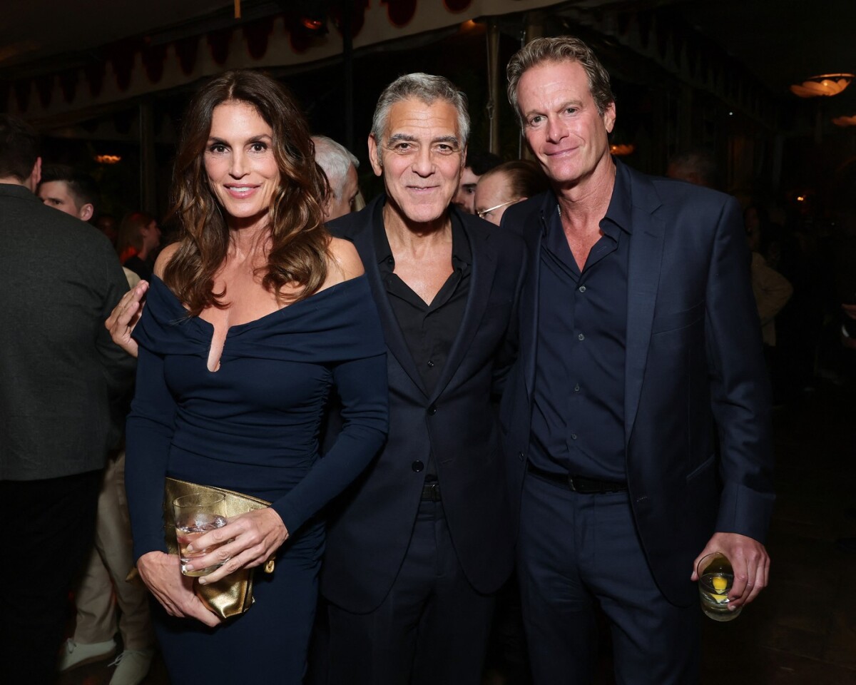 George Clooney (v strede) so svojím kamarátom a obchodným partnerom Rande Gerberom
