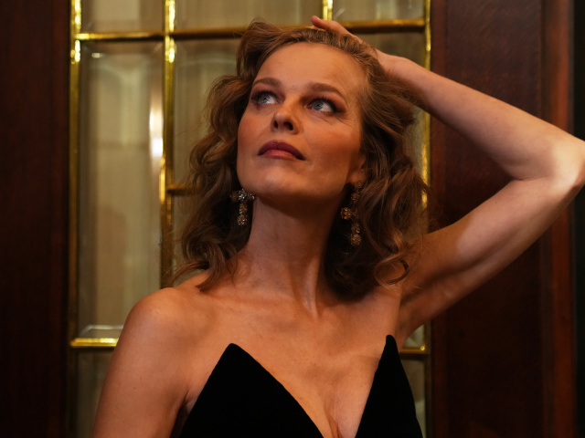 Česká modelka Eva Herzigová sa tiež objavuje na stránkach Pirelli 2026.