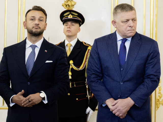 SR Prezident ÚPPV Demisia Kmec Drucker Poverenie BAX