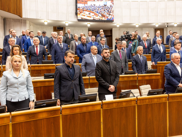 poslanci, parlament, nr sr