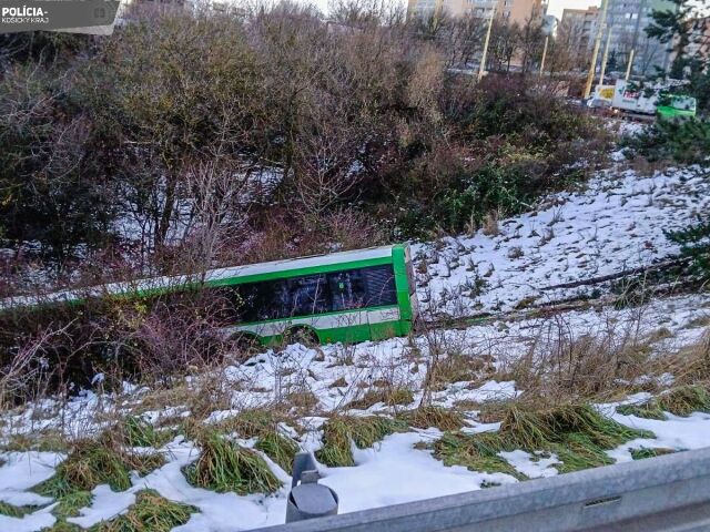 autobus, mhd, košice, šmyk, nehoda