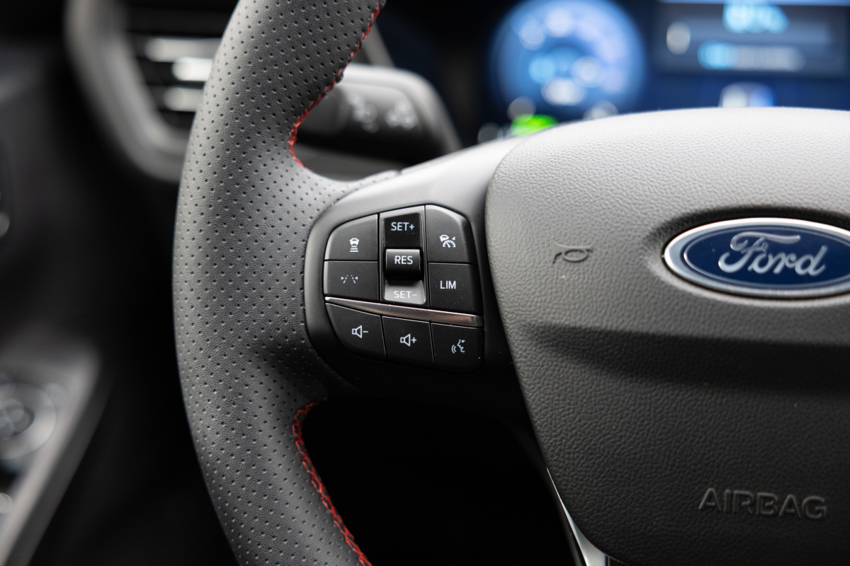 Ford Kuga PHEV - test 2025