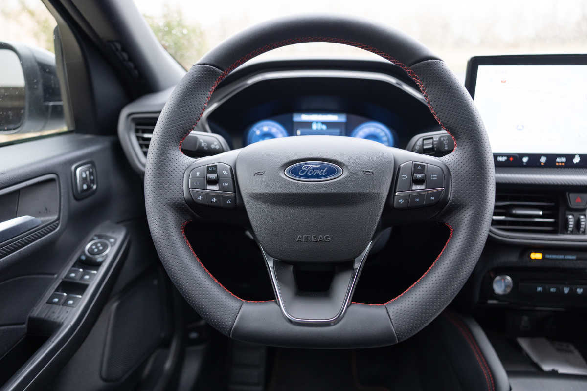 Ford Kuga PHEV - test 2025