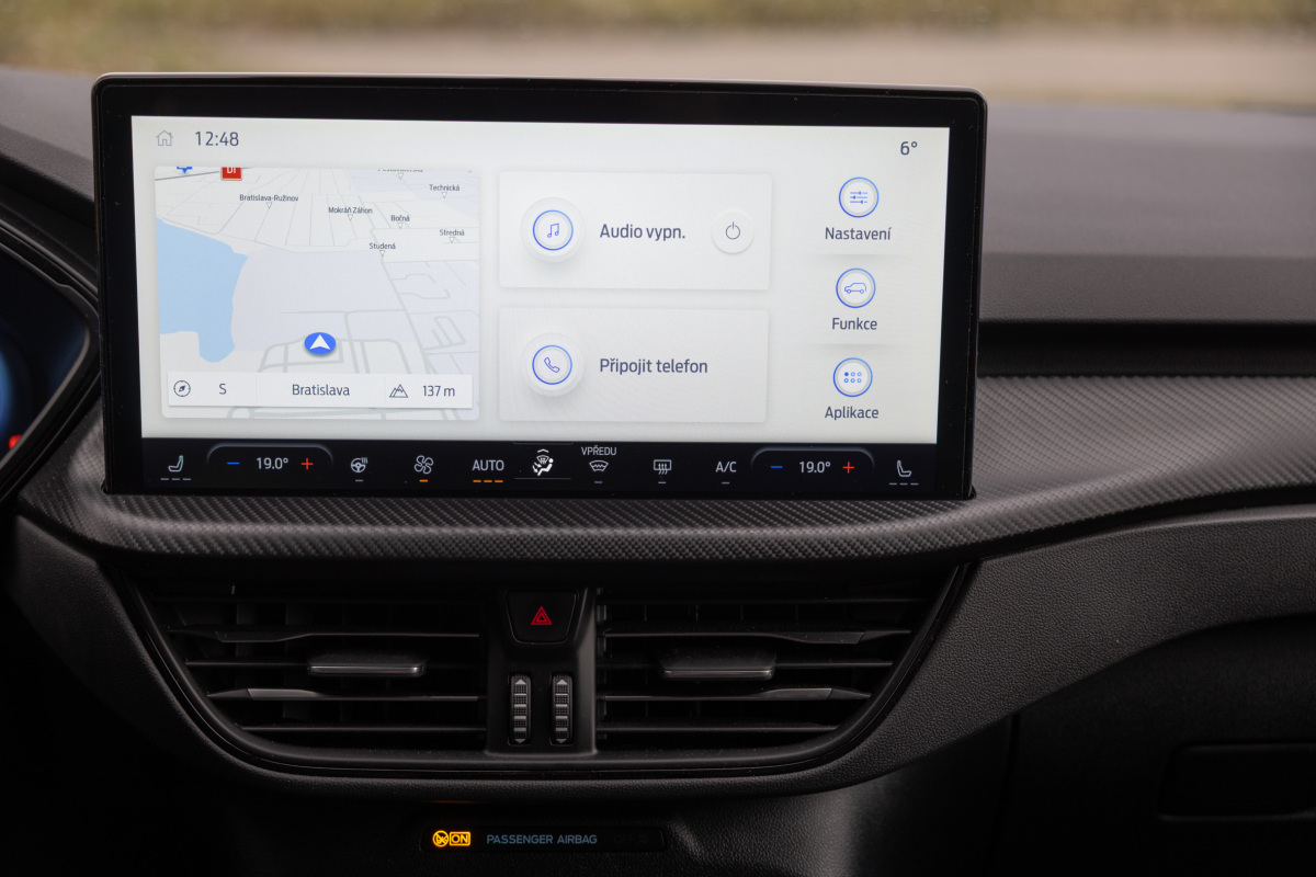 Ford Kuga PHEV - test 2025