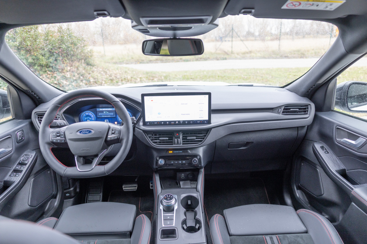 Ford Kuga PHEV - test 2025