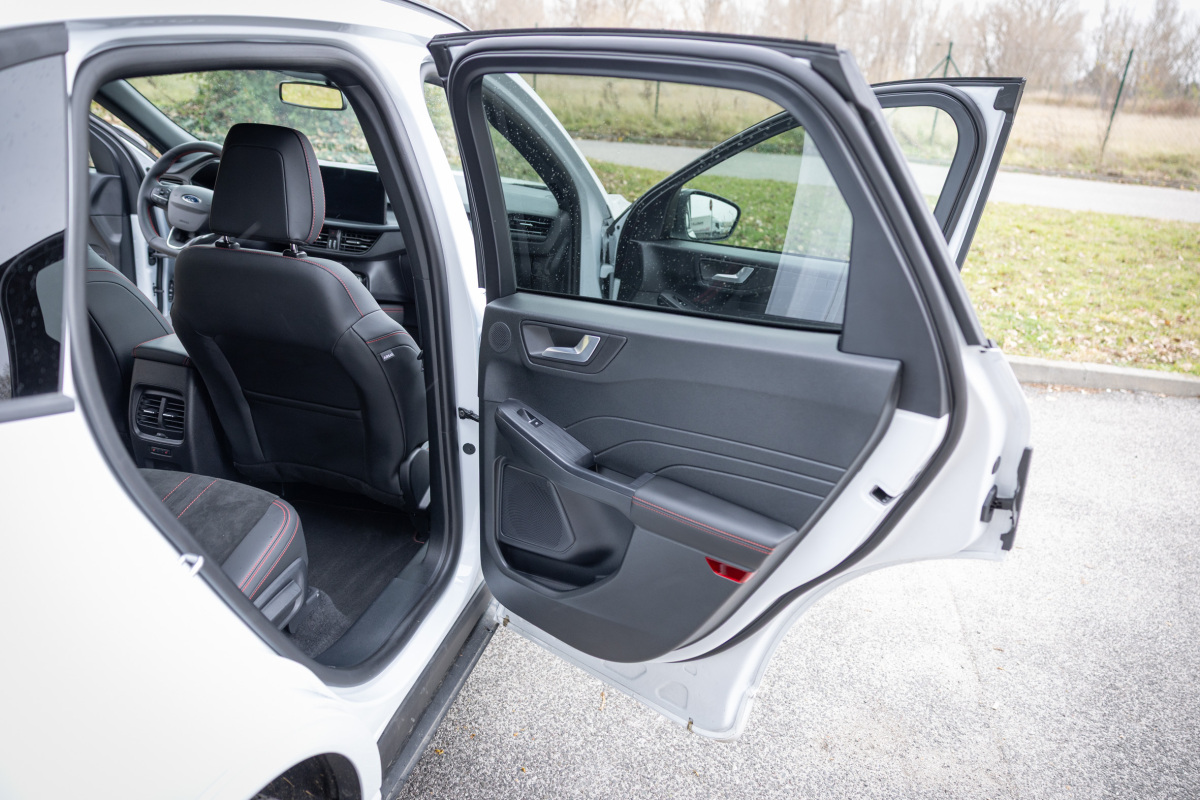 Ford Kuga PHEV - test 2025