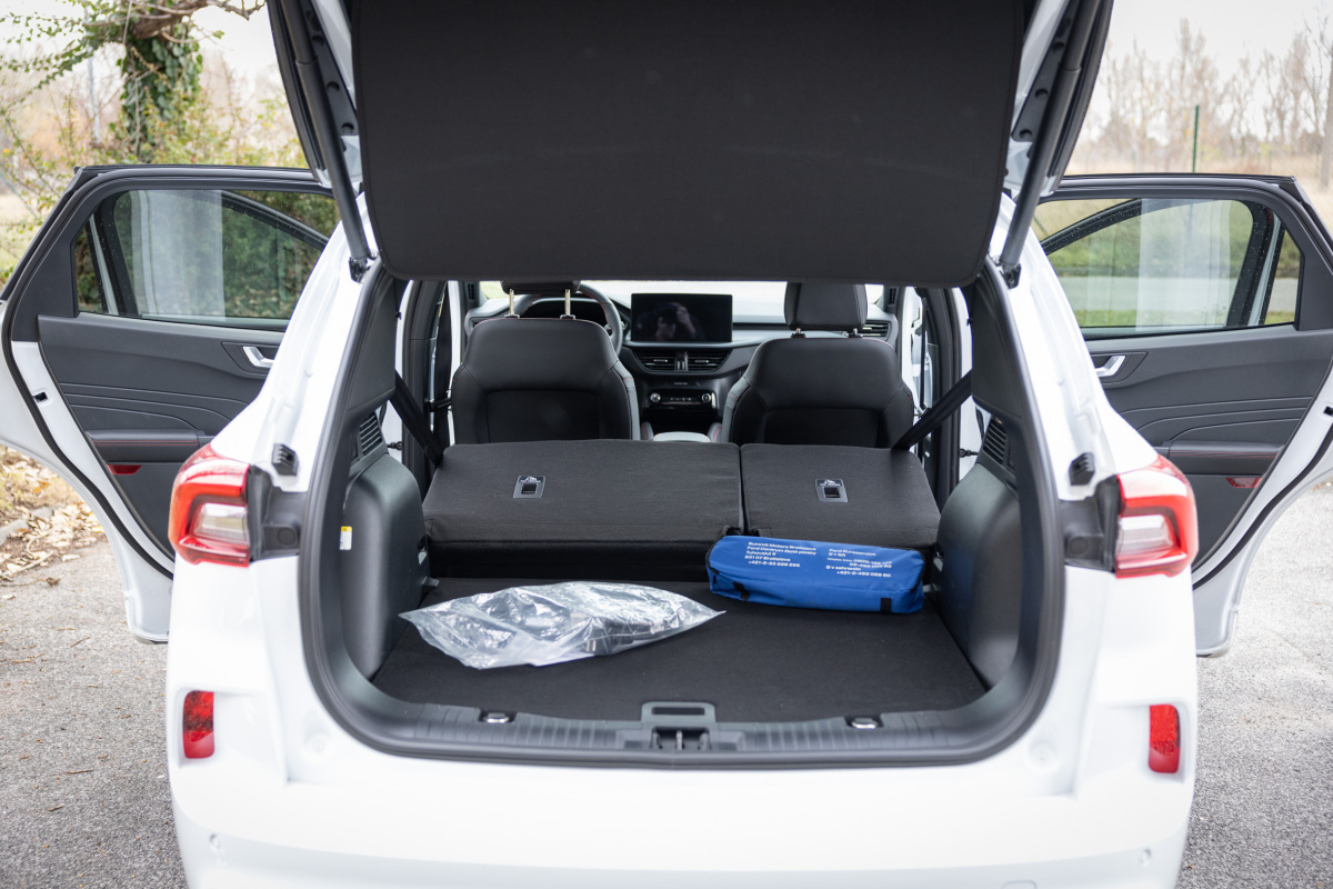 Ford Kuga PHEV - test 2025