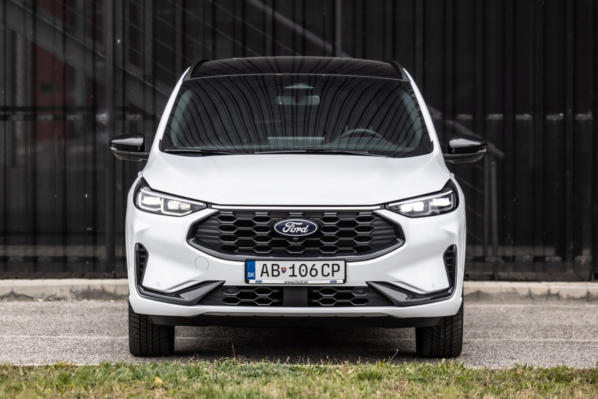 Ford Kuga PHEV - test 2025