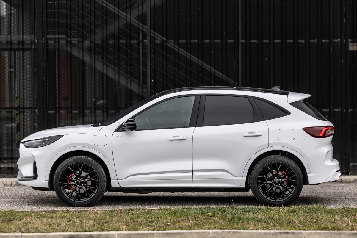 Ford Kuga PHEV - test 2025