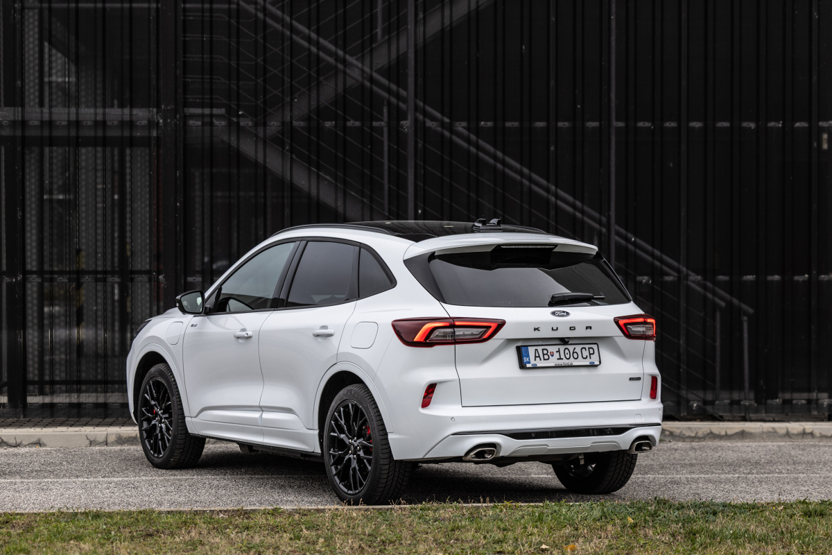Ford Kuga PHEV - test 2025