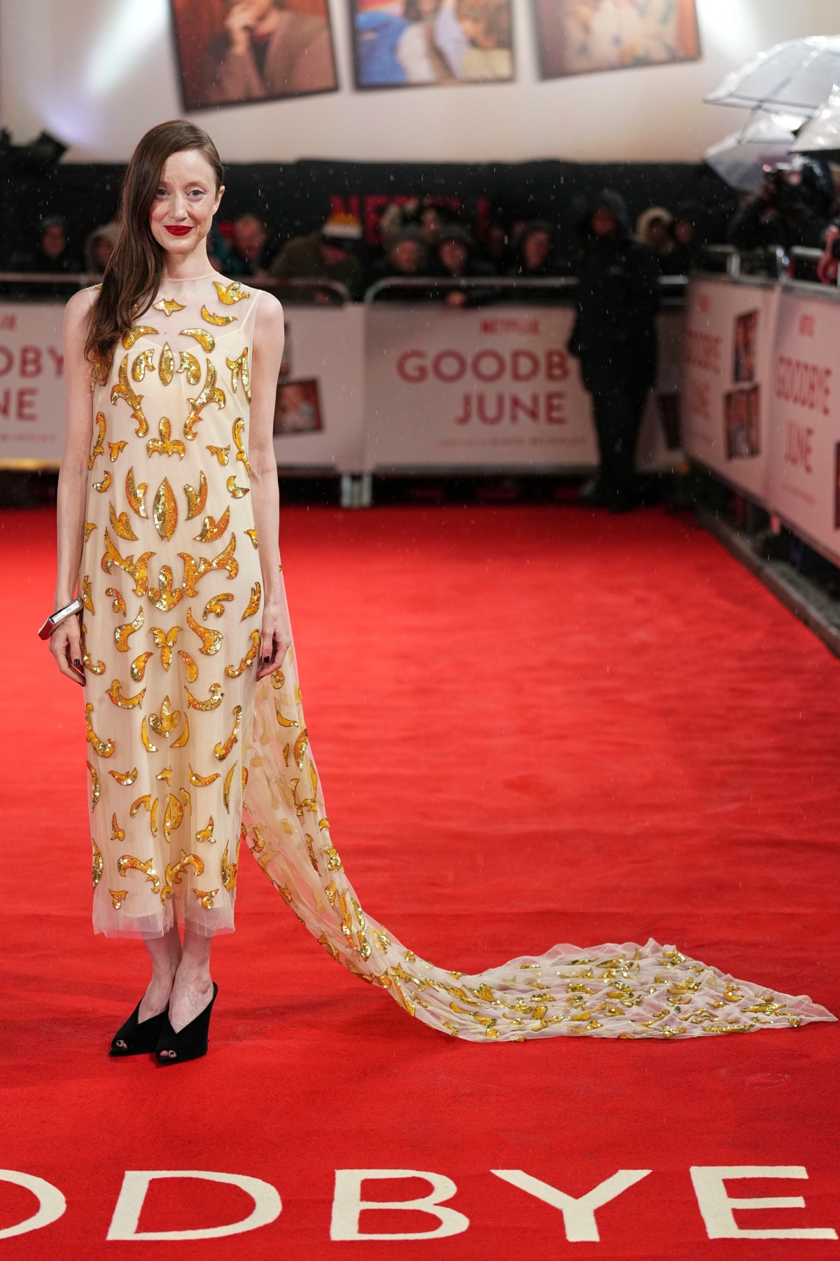 Herečka Andrea Riseborough pózuje fotografom. 