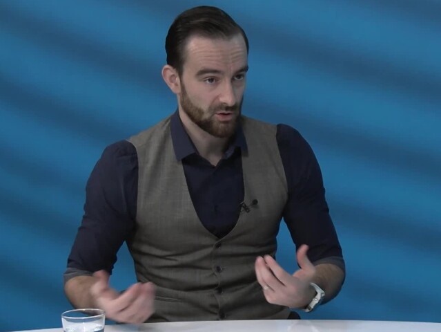Matej Šucha, Ide o peniaze