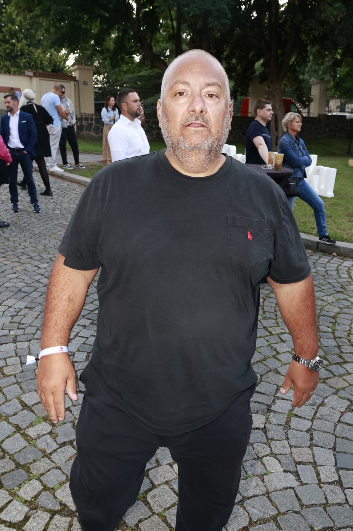 Moderátor Patrik Hezucký na zábere z júna 2025. 