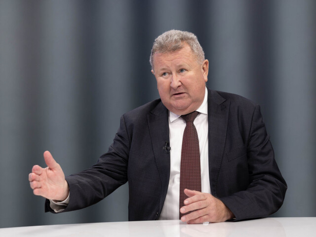 Jozef Holjenčík, Úrad pre reguláciu sieťových odvetví