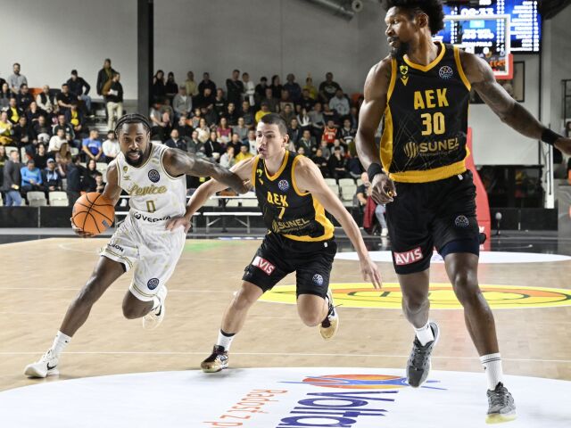 SR Basketbal LM 3. kolo F Levice Atény BAX