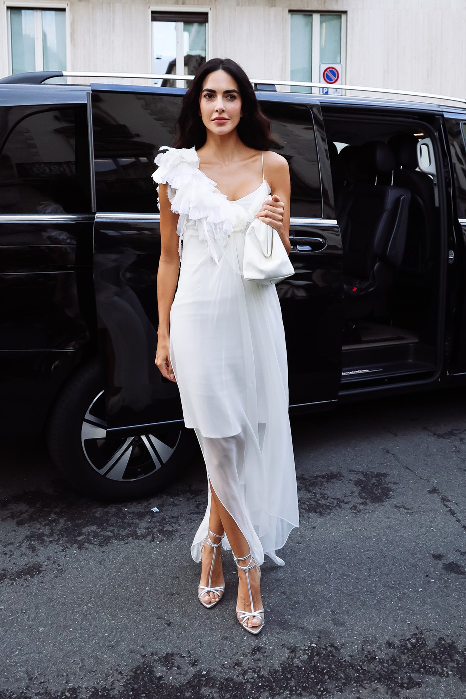 Miláno, Taliansko: Rocío Muñoz Morales na Milan Women’s Fashion Week jar/leto 2026 – dámska móda jar/leto 2026 – prehliadka módneho domu Alberta Ferretti – príchody.
