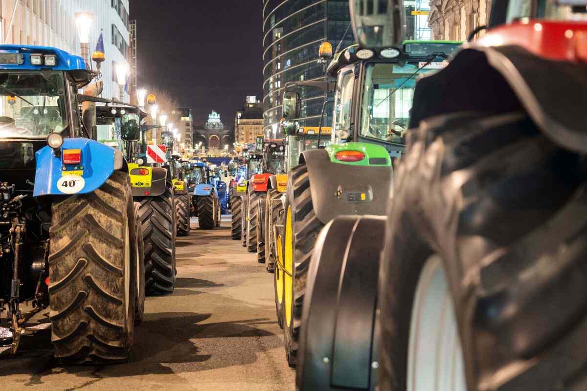 brusel farmári protest traktory