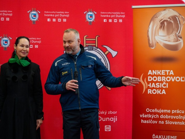 Štátna tajomníčka Ministerstva vnútra Slovenskej republiky Lucia Kurilovská a prezident Hasičského a záchranného zboru Slovenskej republiky Adrián Mifkovič