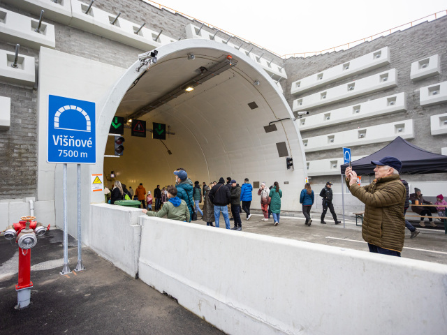 SR Višňové tunel otvorenie doprava ZAX