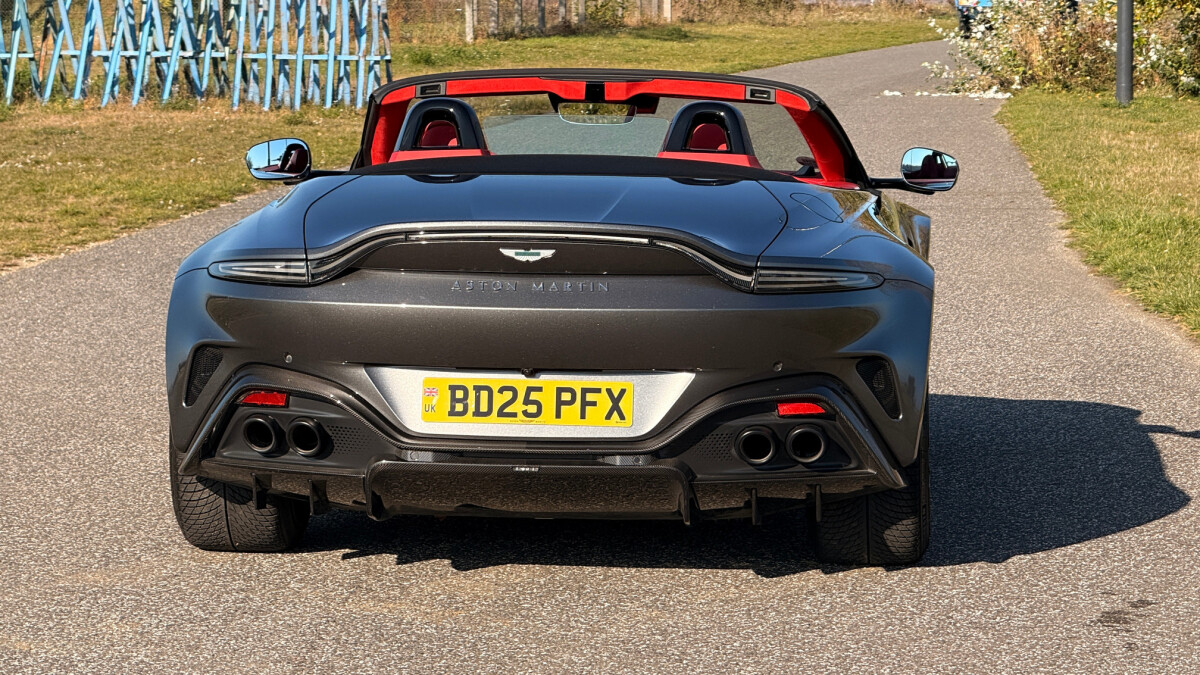 Aston Martin Vantage Roadster (2025)
