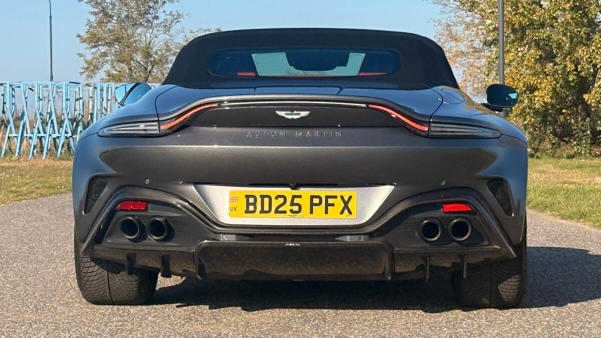 Aston Martin Vantage Roadster (2025)