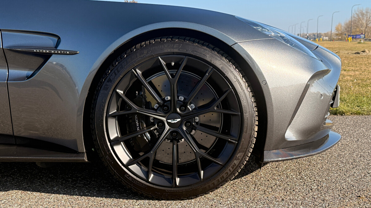 Aston Martin Vantage Roadster (2025)