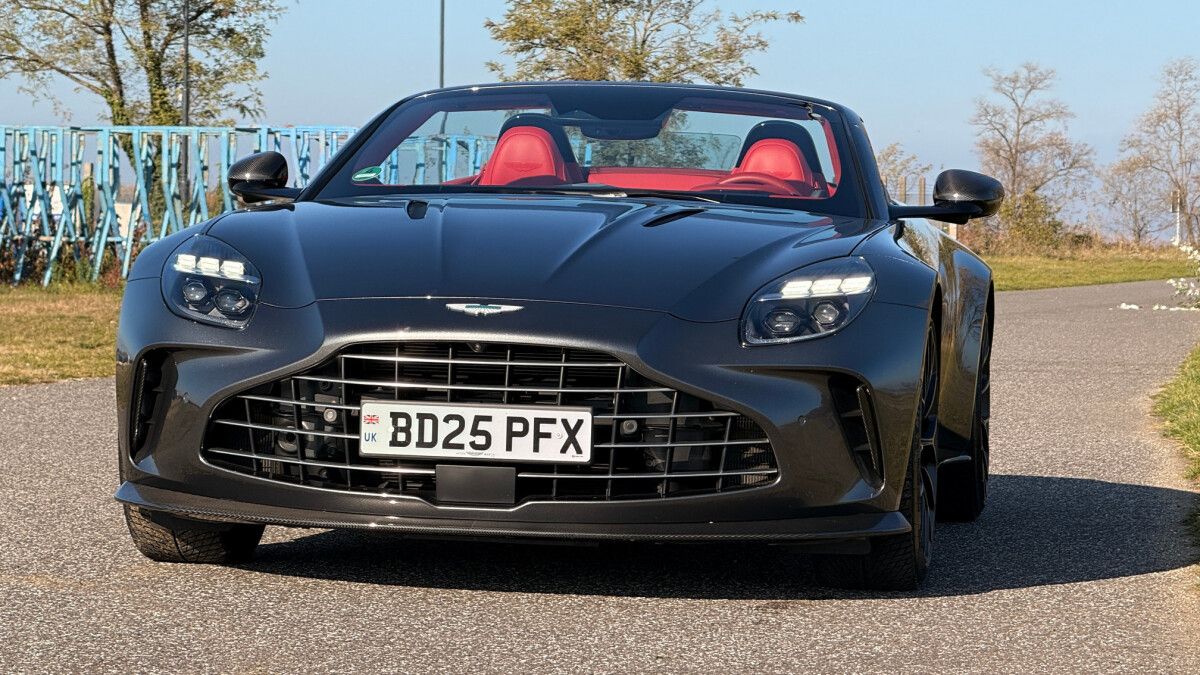 Aston Martin Vantage Roadster (2025)