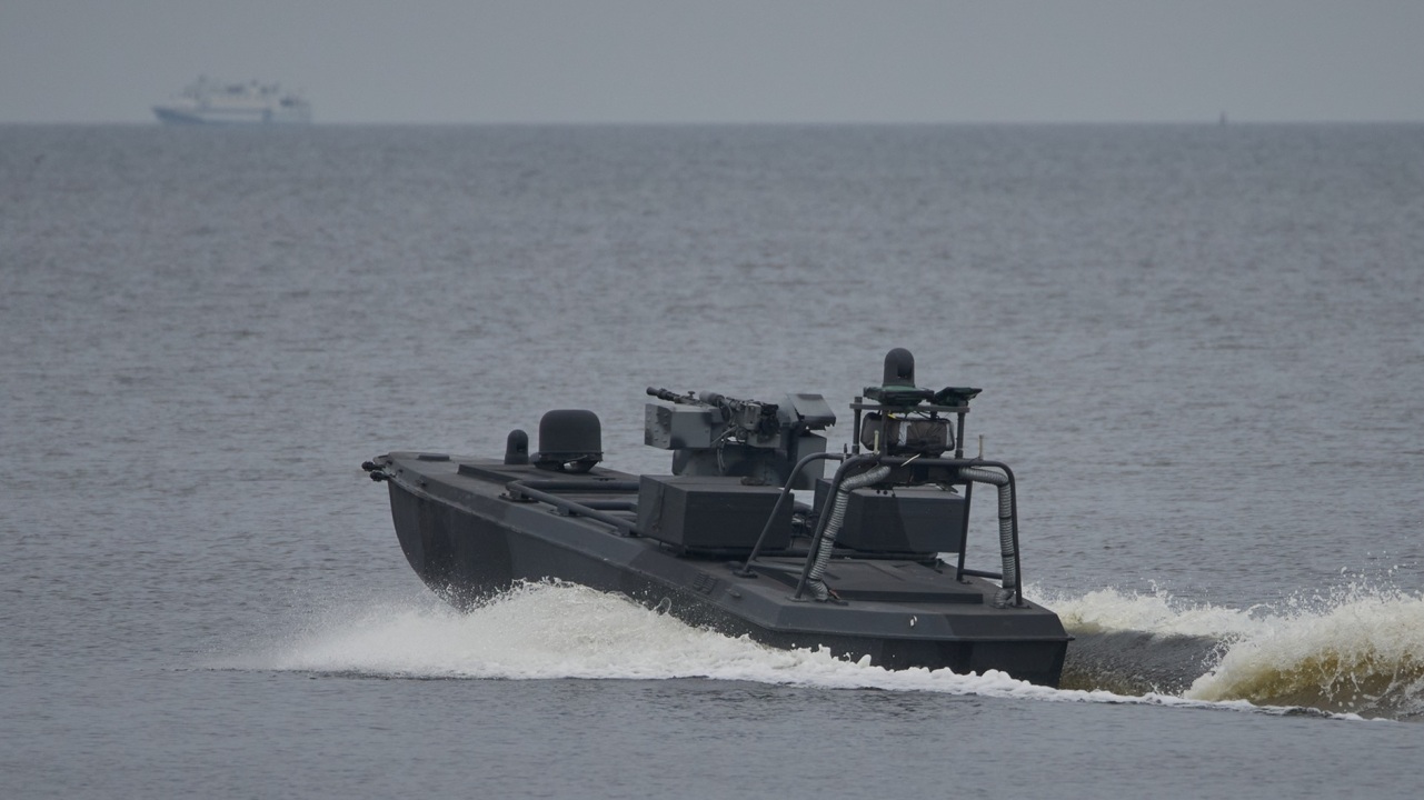 Russian Drone Strikes Kyiv Bridge as Lithuania Tests Ukrainian Air Defense System