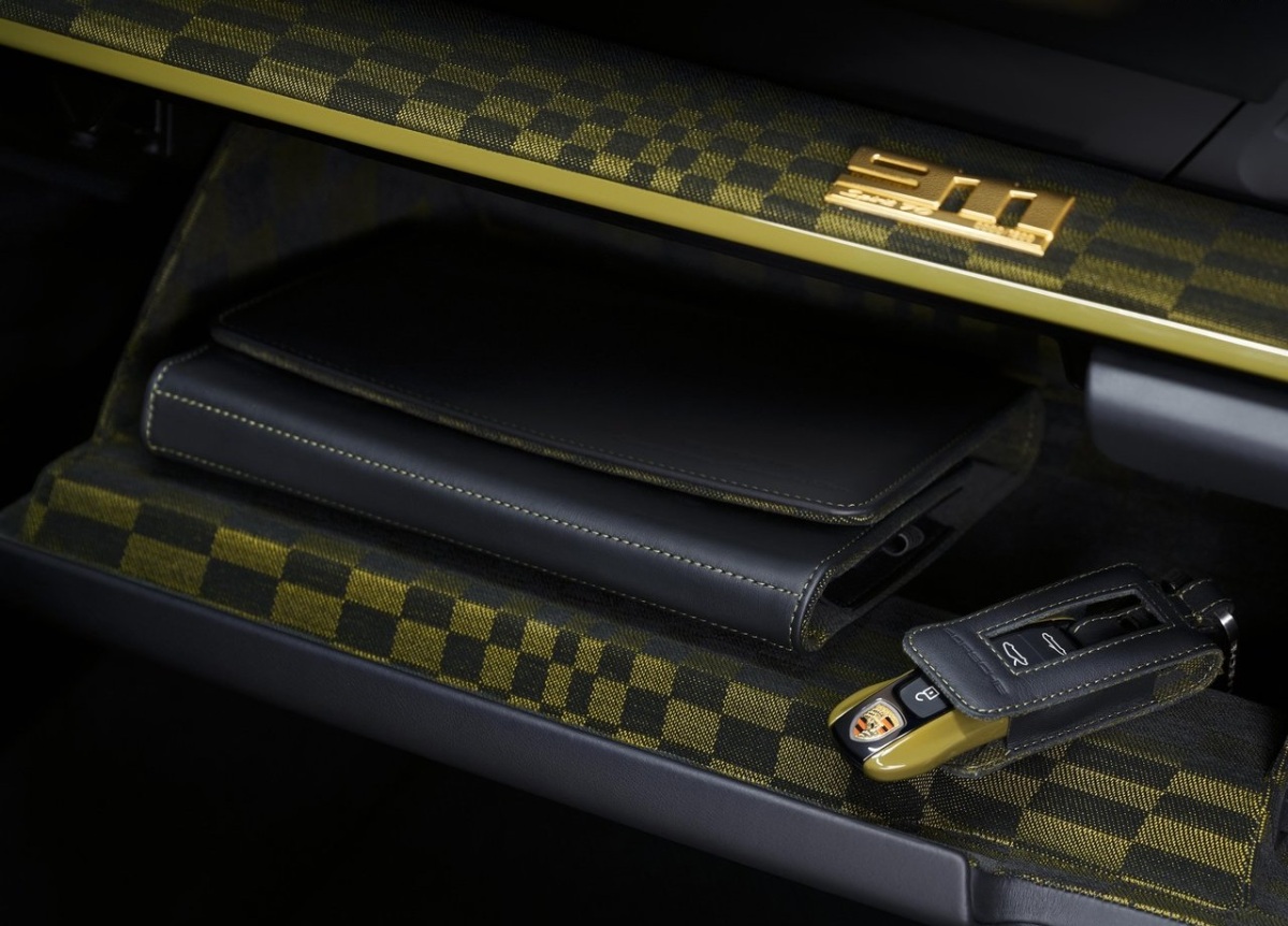 Porsche 911 Spirit 70 Edition 16