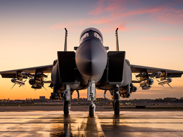 Stíhacie lietadlo F-15