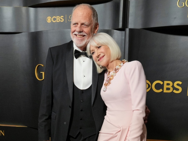 Režisér Taylor Hackford a jeho manželka Helen Mirren (v šatách Stella McCartney).