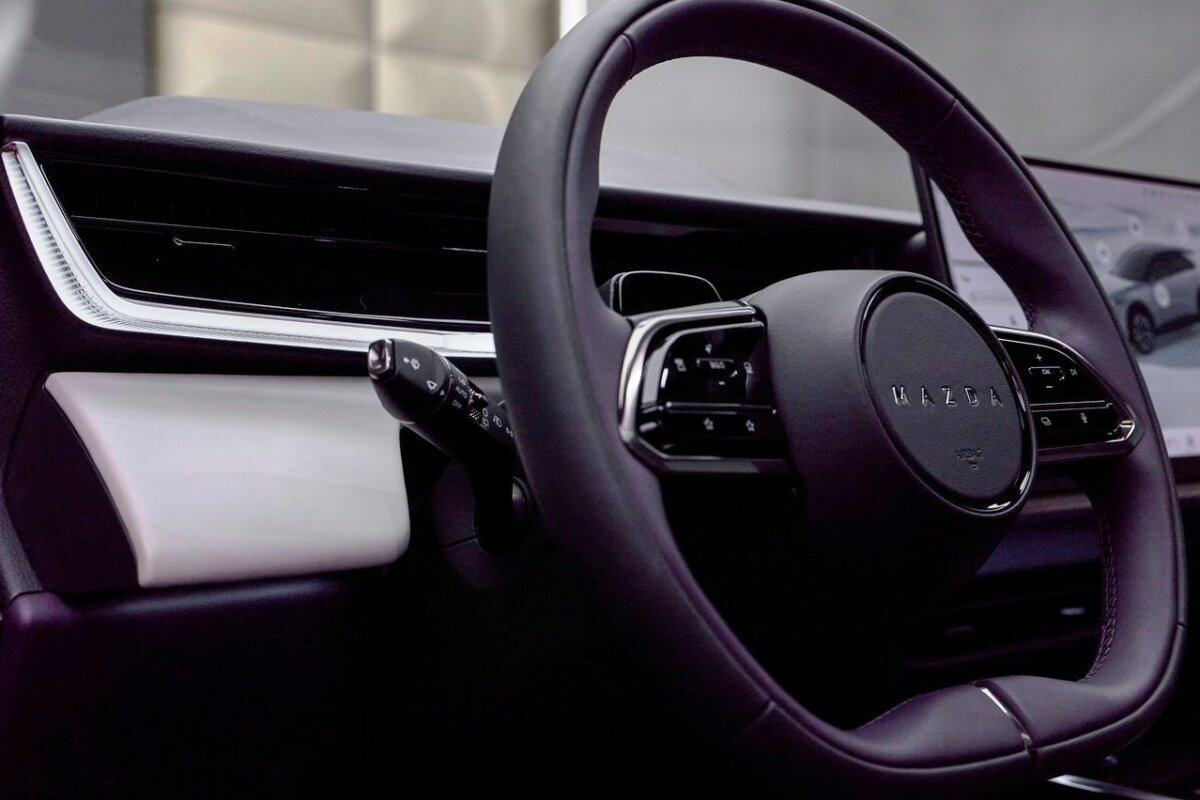 Mazda CX-6e - 2026