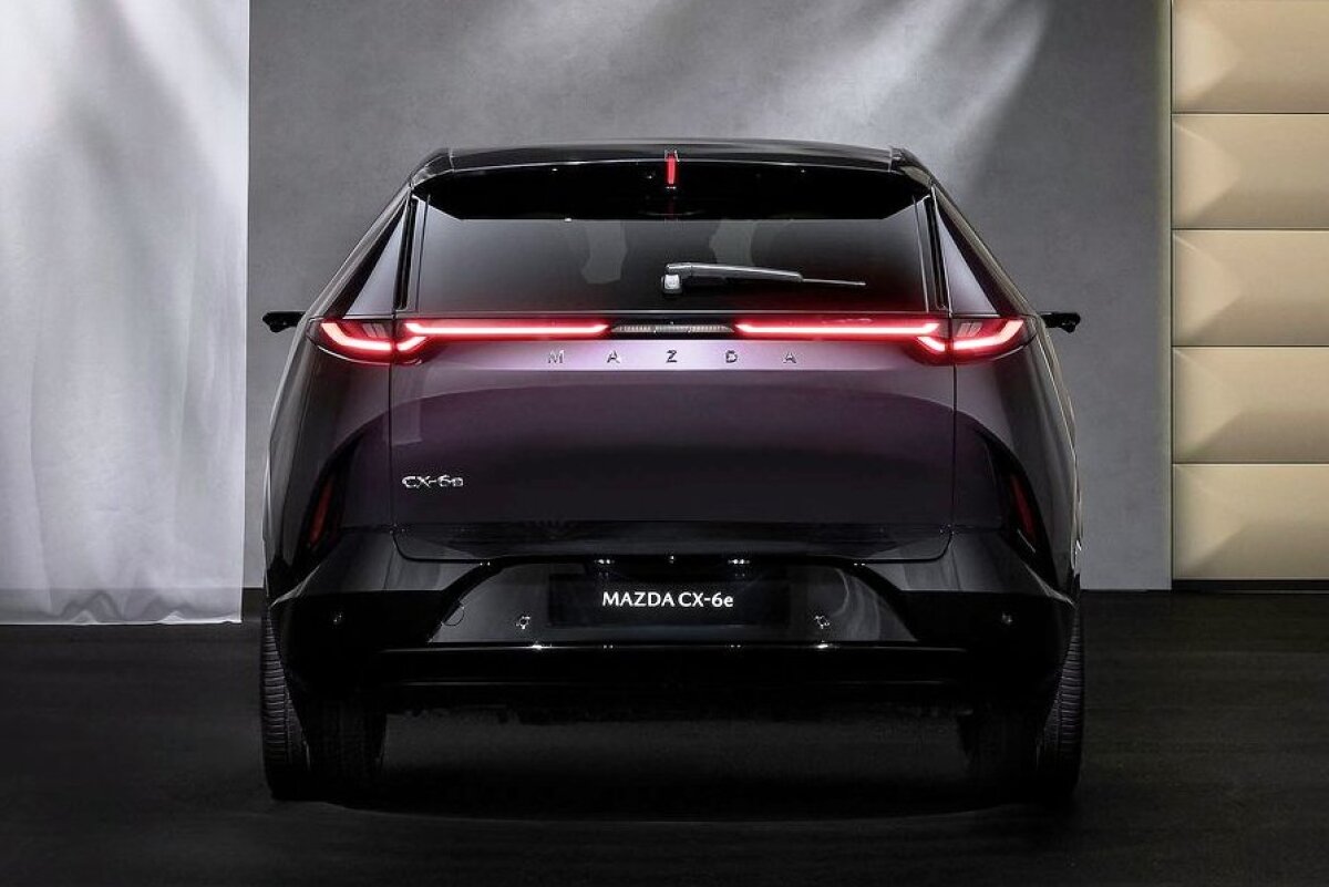 Mazda CX-6e - 2026