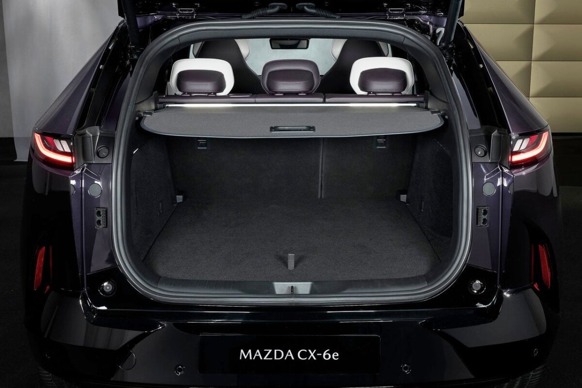 Mazda CX-6e - 2026