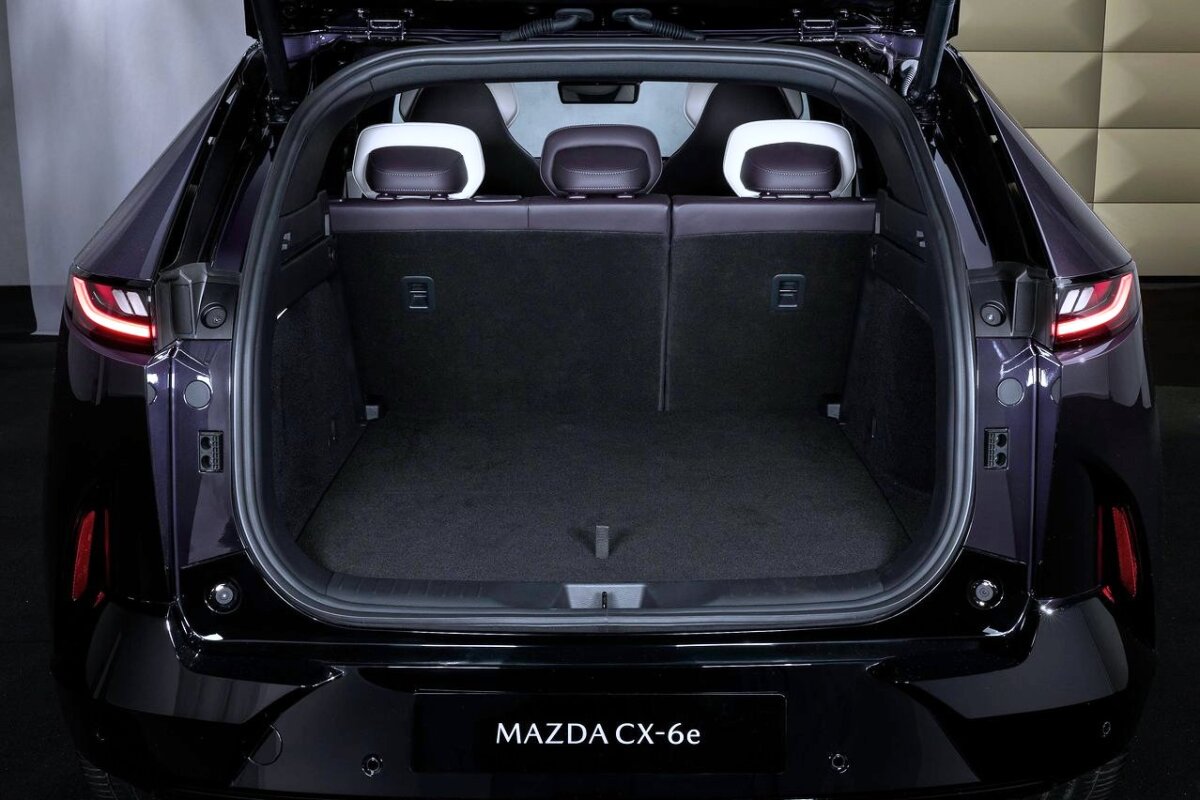 Mazda CX-6e - 2026