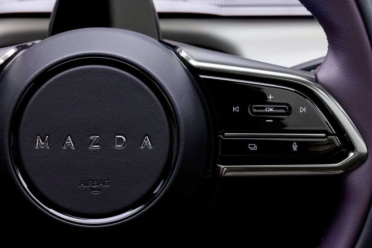 Mazda CX-6e - 2026