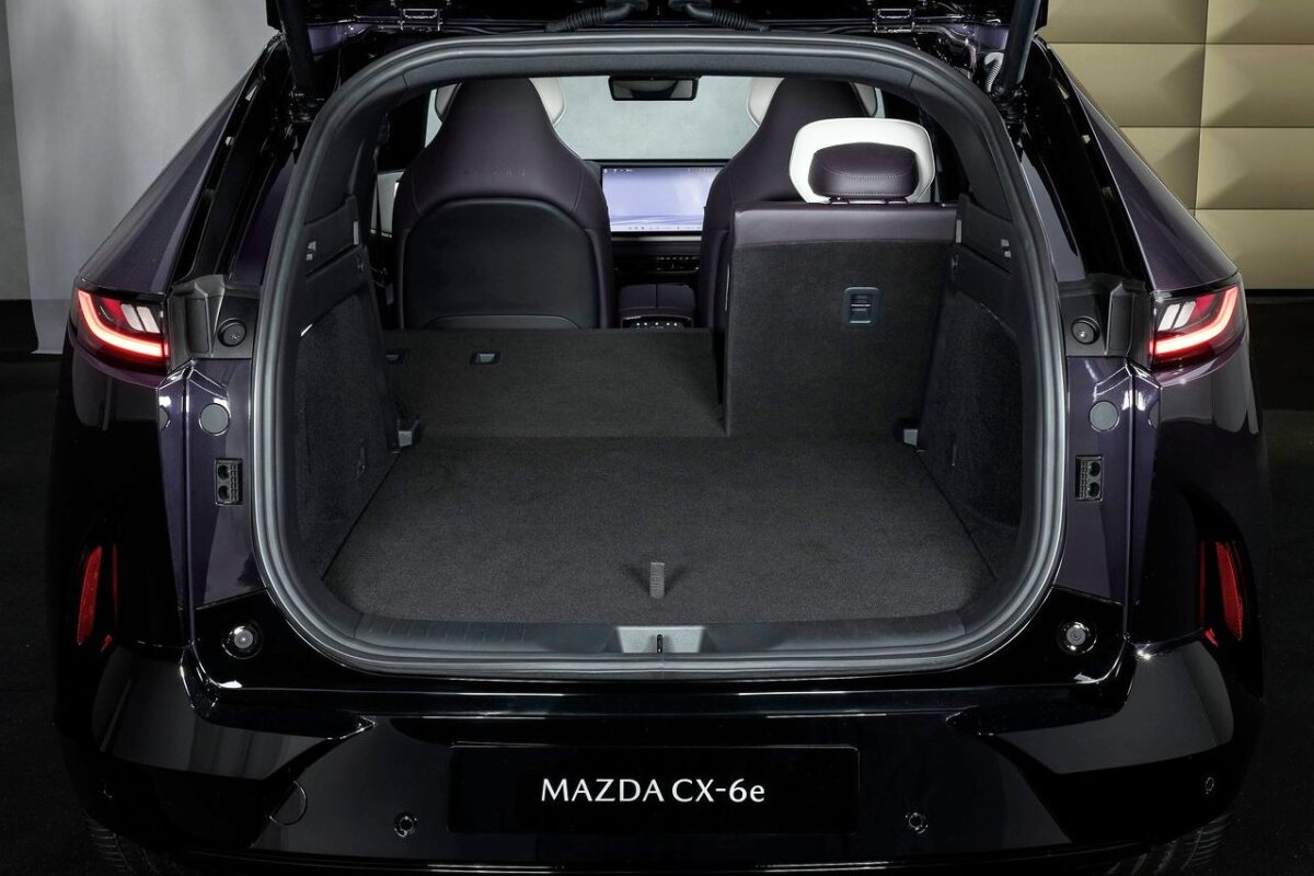 Mazda CX-6e - 2026