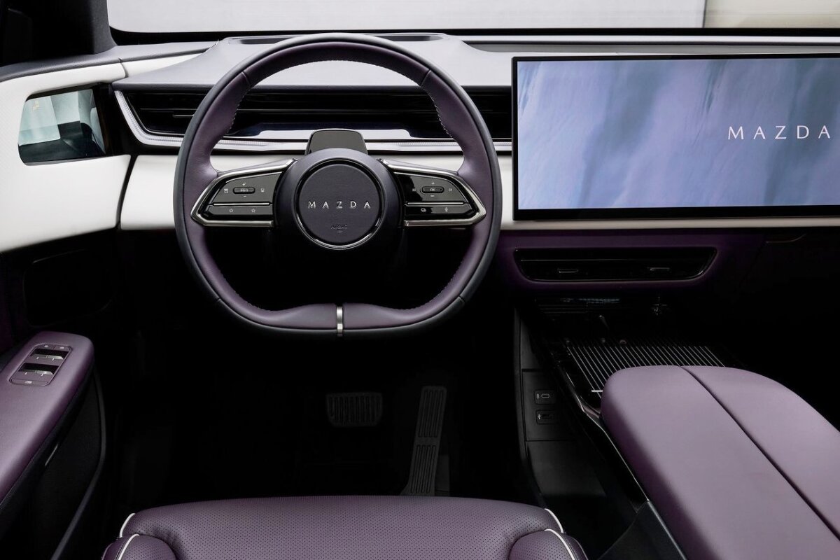 Mazda CX-6e - 2026