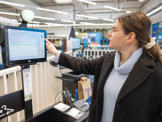 decathlon, samoobslužná pokladna, pokladne, platba