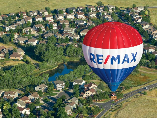 RE/MAX