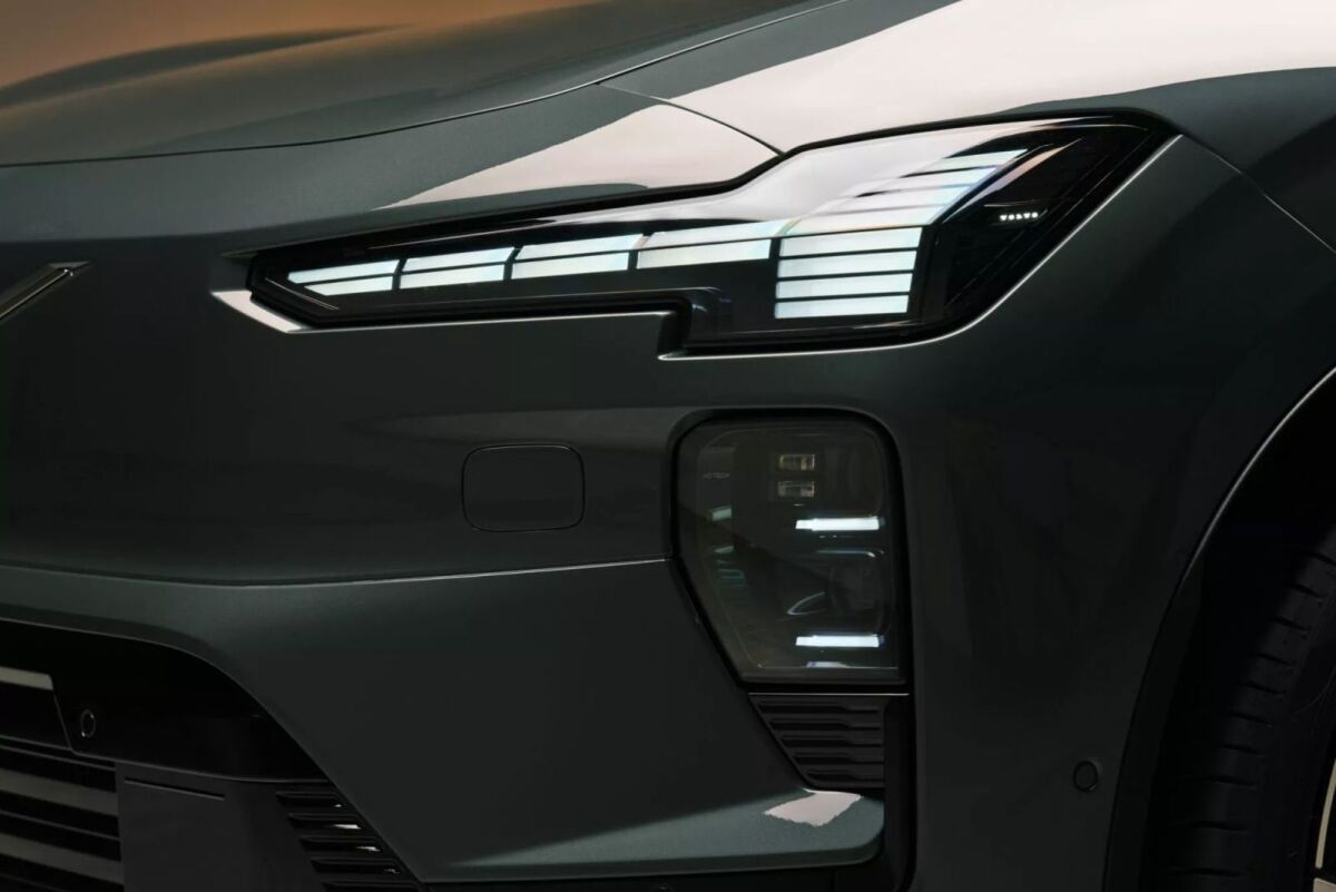 Volvo EX60 - 2026