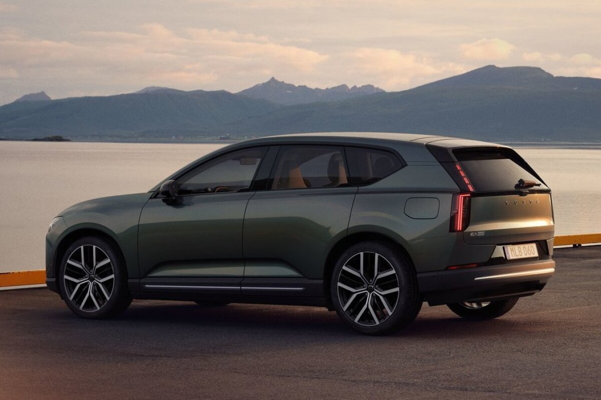 Volvo EX60 - 2026
