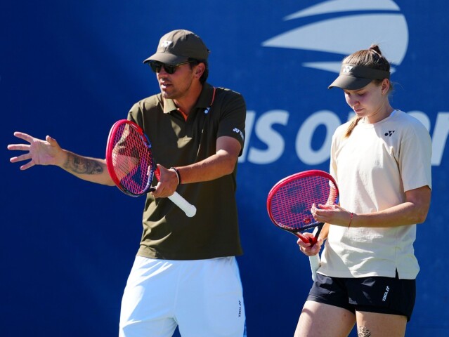 Jelena Rybakinová, Stefano Vukov