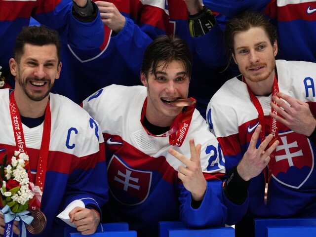Marek Hrivík, Juraj Slafkovský