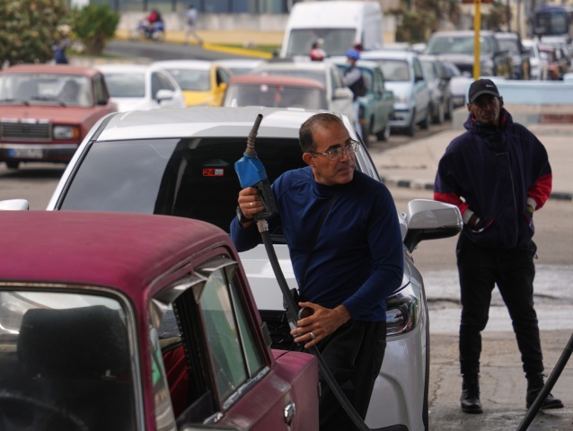 Cuba Gas Lines