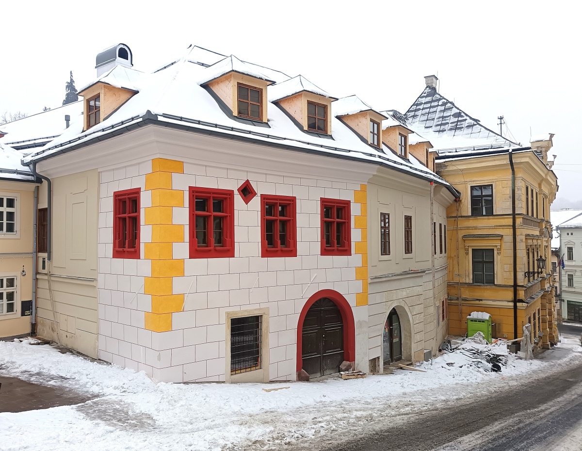 Dom Mariny postupne vstava z popola  c  Pavol Urbanek