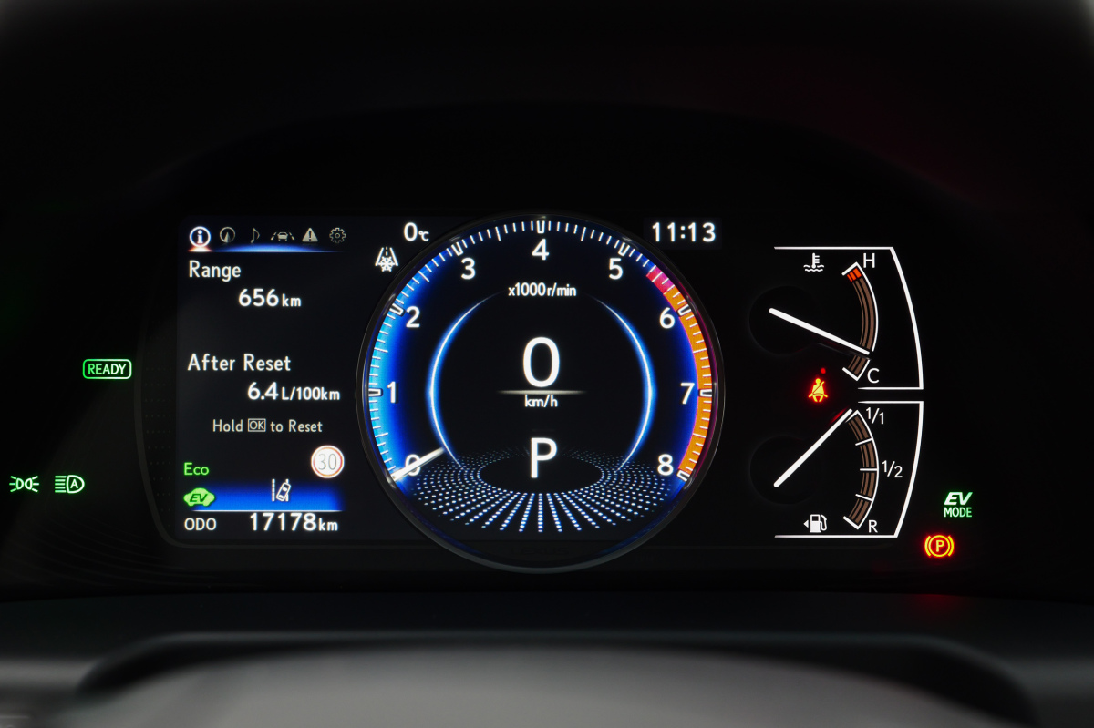 Lexus ES Legacy Edition - test 2025