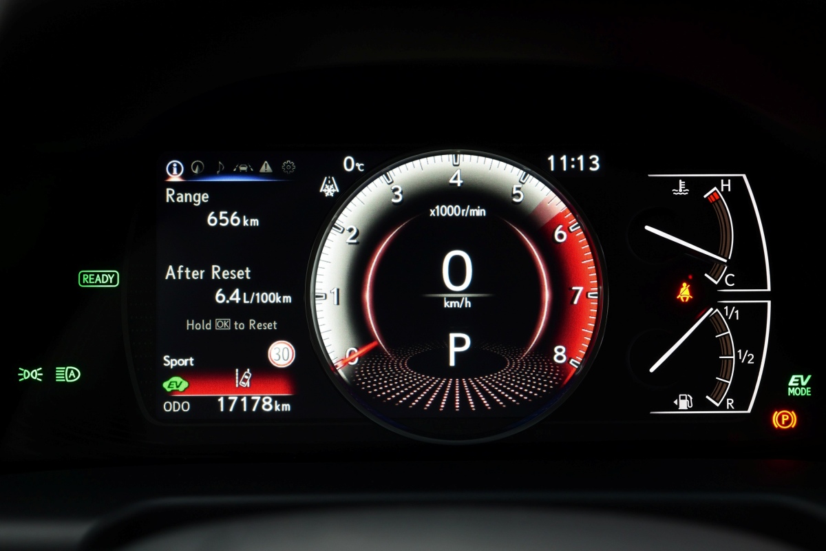 Lexus ES Legacy Edition - test 2025