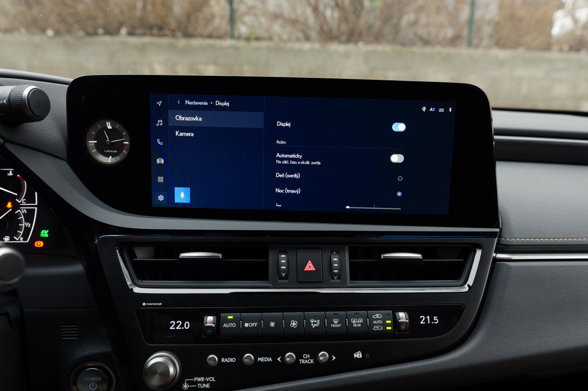 Lexus ES Legacy Edition - test 2025