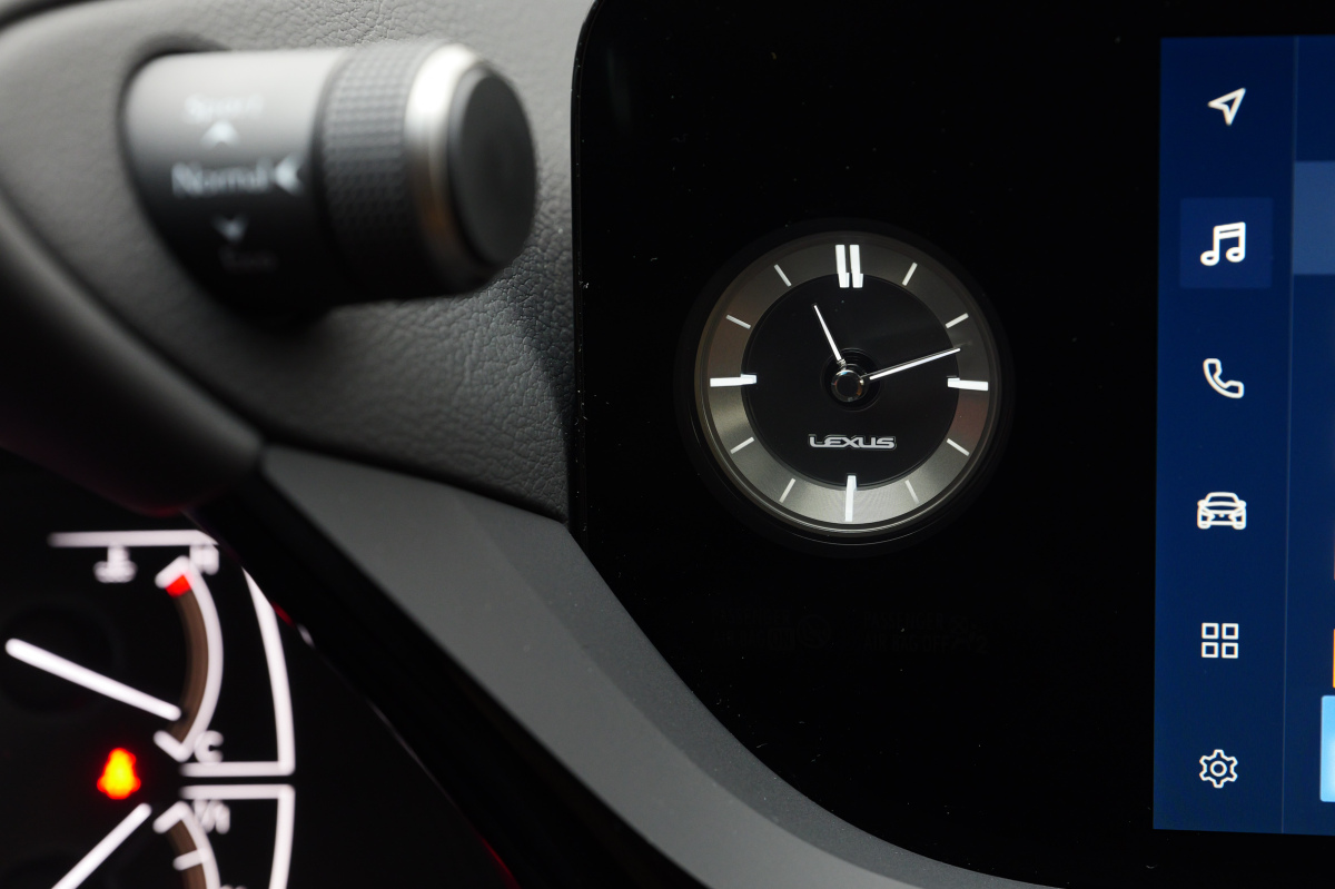 Lexus ES Legacy Edition - test 2025